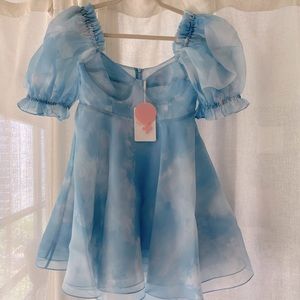 Selkie head in the clouds parliament dress size medium, NWT